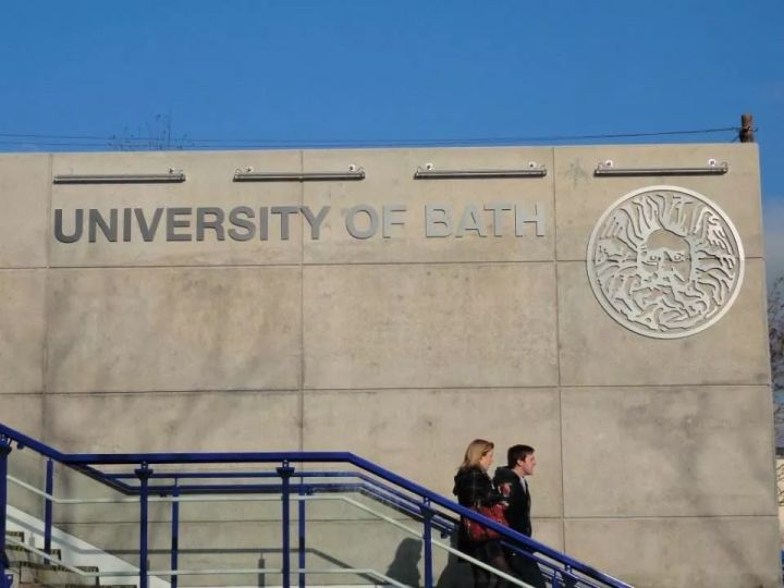 【英国留学】口译专业八大强校推荐，金光闪闪的同声传译在等你