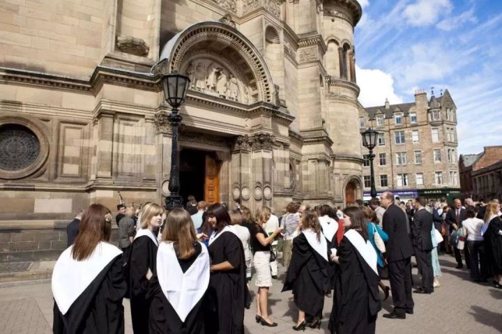 【英国留学】英国学位还分等级？划分标准是什么？